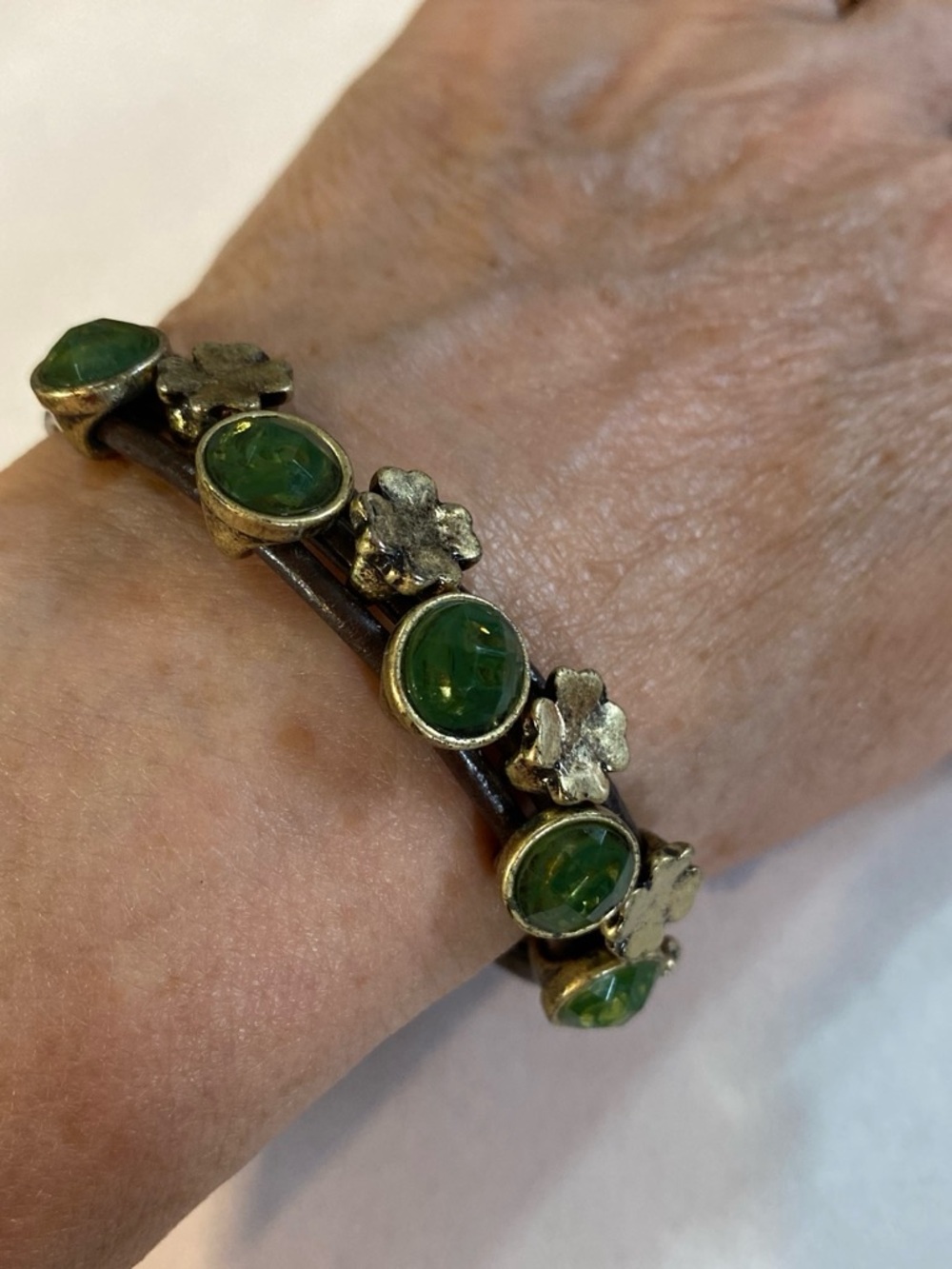 Women’s Green Stone Floral Leather Bracelet